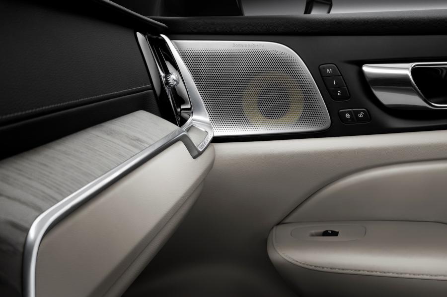 Детали интерьера Volvo S60 T6 Inscription 2018 года  (WW) (фото 65 из 65)